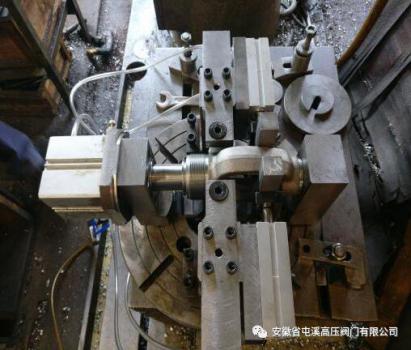屯溪高壓閥門：自動(dòng)化鉆耳孔工藝順利攻關(guān)