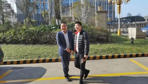 龍灣區(qū)空港管委會領(lǐng)導(dǎo)率隊蒞臨良工閥門走訪慰問