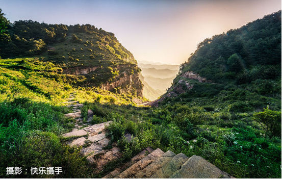 環(huán)保十五年，綠染愛情山。
